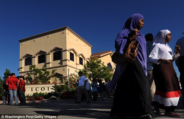 26549F4E00000578-0-image-a-27_1425527536374