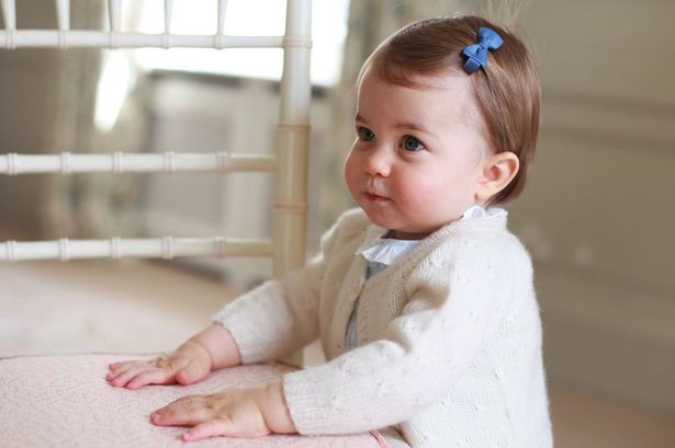 Kensington-Palace-released-images-of-Princess-Charlotte (4)