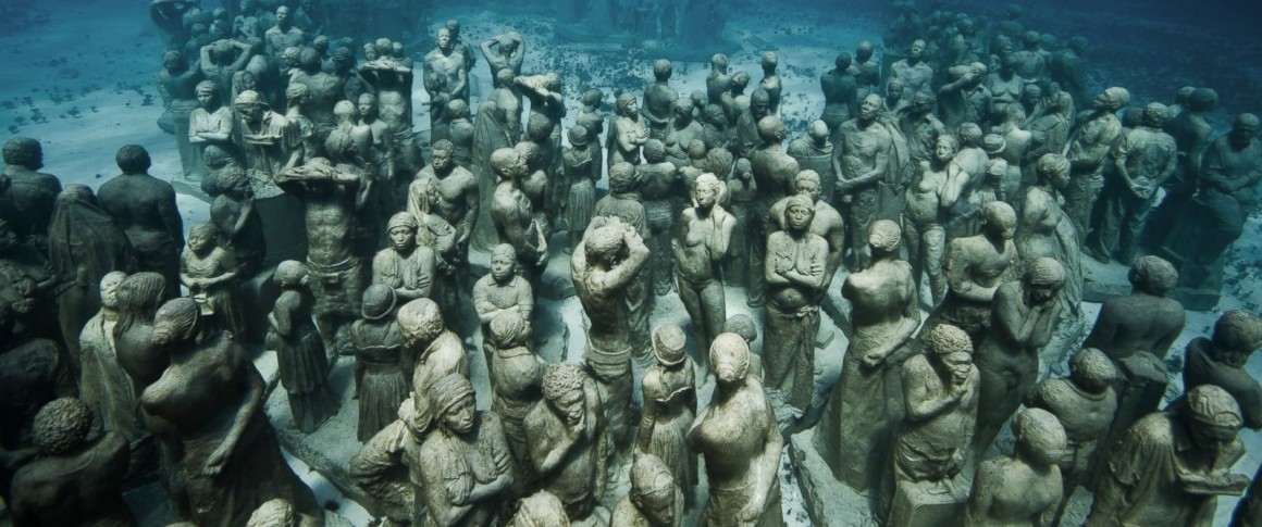 ht_jason_decaires_taylor_sculptures_lb_141202_12x5_1600