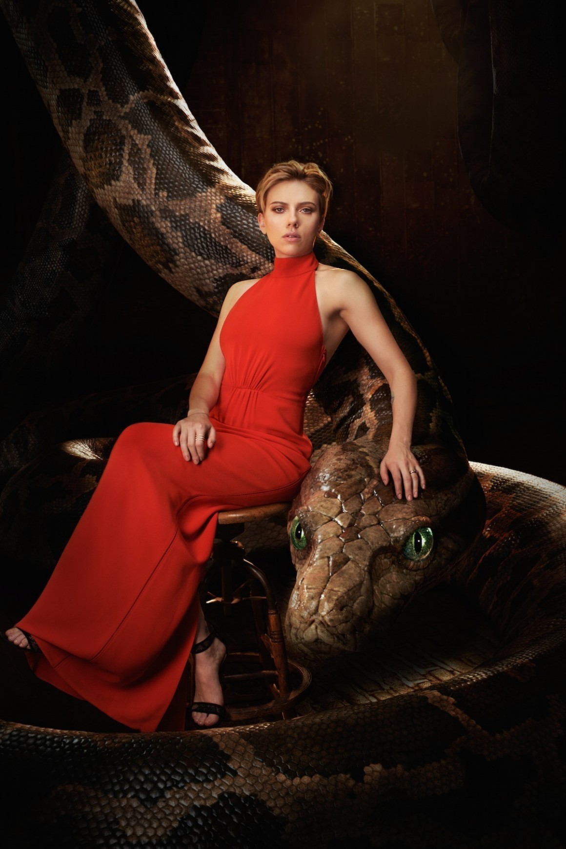 scarlett-johansson-with-kaa-