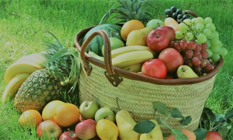 فاكهة سحرية تحسن صحة مرضى القلب والسكر وتبطئ الشيخوخة