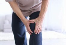 7 علاجات طبيعية لآلام مفصل الركبة