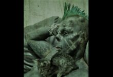 رجل يزعم أنه «شيطان» ويجري تعديلات مرعبة على جسده