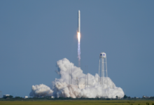 «بيتزا وطماطم وجبن».. انطلاق شحنة من ناسا إلى محطة الفضاء