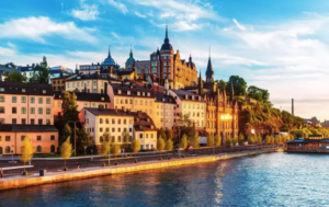 شاهد بالصور "6 أماكن لا تغيب عنها الشمس أبدًا".. إليك الأوقات المثالية لزيارتها %D8%A7%D9%84%D8%B3%D9%88%D9%8A%D8%AF