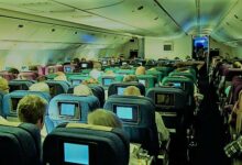 سيدة تسبب خلافا على متن طائرة