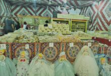 «الملبن الكاوتش» تغير شكله.. آخر اختراعات حلوى المولد النبوي هذا العام