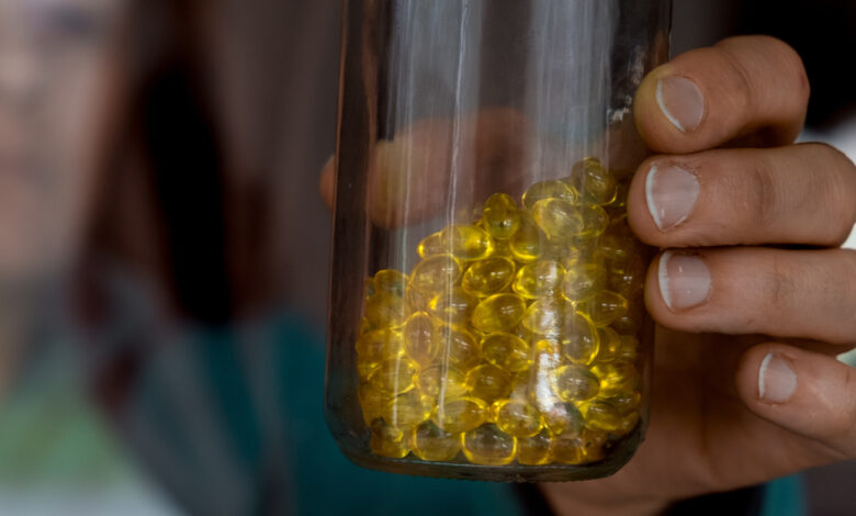 احذر من الإصابة بـ «سمية فيتامين د».. تتسبب في ارتفاع ضغط الدم وتلف الكلى