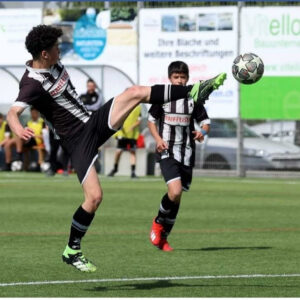 "كريم إبراهيم" ناشئ مصري في بلاد الفرنجة.. قابل صلاح في بداياته ويشبه رونالدو.