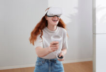 كم تبلغ تكلفة نظارات الواقع الافتراضي على مواقع التسوق الإلكتروني؟