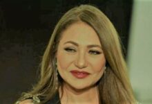 ليلى علوي عن انتقادات «السوشيال ميديا»: «مبتضايقش من الكلمة الهايفة»