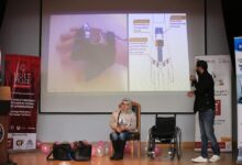 «هبة» أول مذيعة على كرسي متحرك من ذوي الهمم:«فرحانة من قلبي»