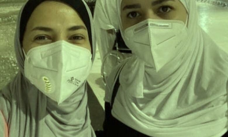 دنيا سمير غانم وشقيقتها إيمي