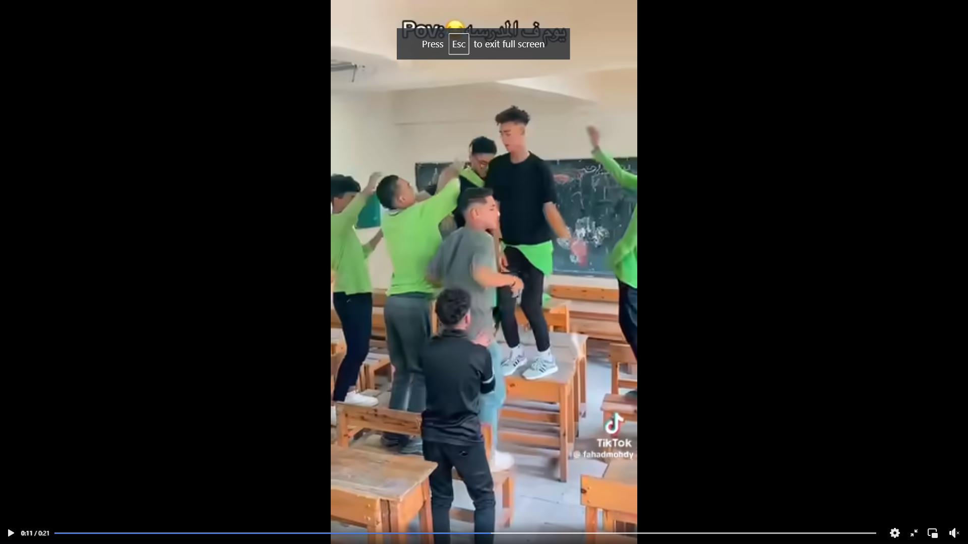 «رقص ونُقطة بتترمي».. فيديو متداول داخل فصل بإحدى المدارس يثير الجدل - المصري لايت