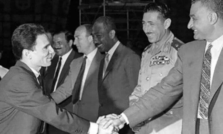 قصة صداقة «المشير» و«العندليب»