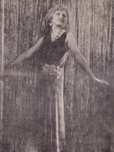 أحمد عز ومونيكا بيلوتشي تريند جوجل و 10 فنانين أجانب شاركوا في أفلام مصرية